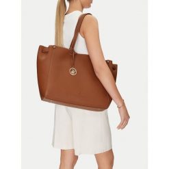 Torebka Beverly Hills Polo Club. Brązowe shopperki damskie Beverly Hills Polo Club, bez wzorów, bez dodatków. Za 216.99 zł.