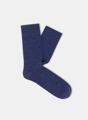Niebieskie skarpetki w delikatne kropki P000B-SX-518-I. Niebieskie skarpety męskie Pako Lorente, bez wzorów. Za 39.99 zł.