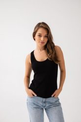 TOP AGNES CZARNY S - Flawless. Czarne topy damskie Flawless, s, bez wzorów, z bawełny, klasyczne, bez kołnierzyka, bez ramiączek. Za 160.00 zł.