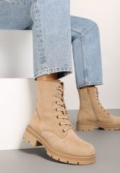 Ciemnobeżowe Botki Typu Workery z Ekozamszu z Futrzaną Wyściółką Resimora. Brązowe botki damskie Renee, bez wzorów, z futra, eleganckie, bez obcasa, na płaskiej podeszwie, bez zapięcia. Za 159.99 zł.