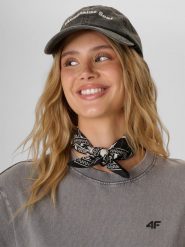 4F Czapka z daszkiem strapback damska - szara S/M (58cm). Szare czapki damskie 4F, bez wzorów, z bawełny, klasyczne. Za 69.99 zł.