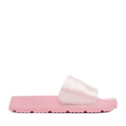Klapki Juicy Couture. Czerwone klapki damskie Juicy Couture, bez wzorów, bez obcasa, bez zapięcia. Za 119.99 zł.