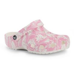 Klapki Crocs Classic Duke Print Clog. Czerwone klapki damskie Crocs, bez wzorów, sportowe, bez obcasa, bez zapięcia. Za 129.99 zł.