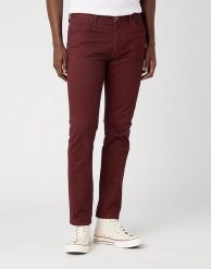 WRANGLER MESKIE SPODNIE MATERIAŁOWE MATERIAŁ LARSTON DAHLIA W18S93H45. Spodnie materiałowe męskie Wrangler, bez wzorów, z materiału. Za 229.99 zł.