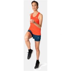 Koszulka tech. damska bez rękawów Odlo Tank crew neck ESSENTIAL. Brązowe koszulki sportowe damskie ODLO, bez wzorów, bez ramiączek. W wyprzedaży za 75.00 zł.