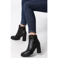 Czarne Botki Olmos. Czarne botki damskie Born2be, bez wzorów, z okrągłym noskiem, za kostkę, bez obcasa, na obcasie, bez zapięcia. Za 149.99 zł.