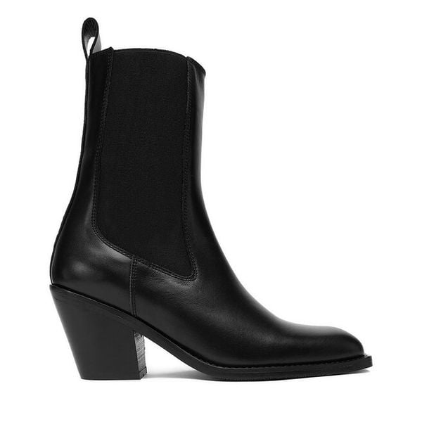 Botki GINO ROSSI. Czarne botki damskie Gino Rossi, bez wzorów, bez obcasa, na słupku, bez zapięcia. Za 379.99 zł.