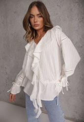 Biała Eteryczna Bluzka z Bawełny Zdobiona Falbankami i Ściągaczem w Pasie Cezarelle. Białe bluzki damskie Renee, l, z aplikacjami, z bawełny, bez kołnierzyka, bez ramiączek. Za 149.99 zł.