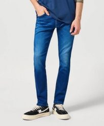 WRANGLER BRYSON MĘSKIE SPODNIE JEANSOWE JEANSY DŻUNSY BLUE JAM 112356814 W14X008801. Niebieskie jeansy męskie Wrangler, z jeansu. Za 219.99 zł.