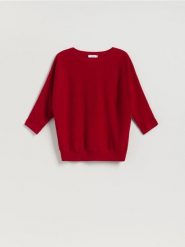 Sweter z kimonowym rękawem - czerwony. Czerwone swetry nierozpinane damskie Reserved, l, bez wzorów, z dzianiny, bez kołnierzyka, bez ramiączek. Za 99.99 zł.