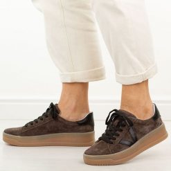 Brązowe skórzane półbuty damskie Vinceza 79597. Brązowe półbuty damskie VINCEZA, na jesień, bez wzorów, z jeansu, casualowe, z okrągłym noskiem, bez obcasa, na płaskiej podeszwie, bez zapięcia. Za 239.00 zł.