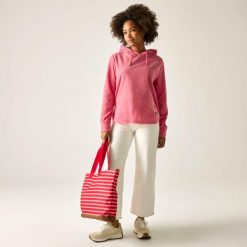 Damska bluza Mayse Marl. Czerwone bluzy damskie Regatta, bez wzorów, sportowe, bez ramiączek, z kapturem. Za 99.99 zł.