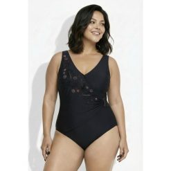 Damskie Strój kąpielowy kopertowy styl miękkie miseczki ozdobna sprzączka. Czarne stroje kąpielowe damskie Ulla Popken, plus size, bez wzorów, z elastanu. W wyprzedaży za 191.99 zł.