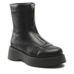 Botki Jenny Fairy. Czarne botki damskie Jenny Fairy, bez wzorów, bez obcasa, na płaskiej podeszwie, bez zapięcia. Za 199.99 zł.