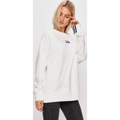 Adidas Originals - Bluza. Białe bluzy damskie adidas Originals, s, bez wzorów, z bawełny, bez ramiączek, bez kaptura. Za 179.90 zł.