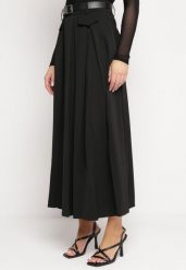 Czarna Rozkloszowana Spódnica z Szerokimi Plisami i Paskiem w Komplecie Henlitta. Czarne spódnice damskie Born2be, l, bez wzorów, eleganckie, maxi, rozkloszowane. Za 179.99 zł.