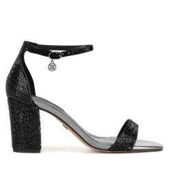 Sandały Nine West. Czarne sandały damskie Nine West, bez wzorów, bez obcasa, na płaskiej podeszwie, bez zapięcia. Za 119.99 zł.