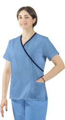 Visent Bluza medyczna kosmetyczna damska lekarska niebieski / granatowa lamówka 50. Niebieskie bluzy damskie Visent, bez wzorów, bez ramiączek, bez kaptura. Za 64.99 zł.