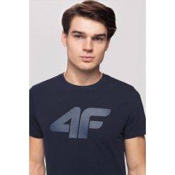 T-shirt męski TSM303 - granat. T-shirty męskie 4F, m, bez wzorów, bez kołnierzyka, bez ramiączek. Za 49.99 zł.
