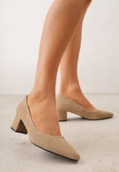 Ciemnobeżowe Czółenka VICES ze Skóry Naturalnej na Słupku Avanah. Brązowe czółenka damskie Renee, bez wzorów, z materiału, z otwartym noskiem, bez obcasa, na słupku, bez zapięcia. Za 149.99 zł.