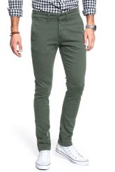 MUSTANG SPODNIE MĘSKIE BeFlex Chino 1010050 6420. Zielone eleganckie spodnie męskie Mustang, bez wzorów, z materiału. W wyprzedaży za 79.99 zł.