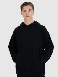 4F Bluza dresowa nierozpinana z kapturem męska - czarna M. Czarne bluzy sportowe męskie 4F, m, bez wzorów, z dresówki, z kapturem. W wyprzedaży za 79.99 zł.