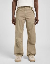 MESKIE SPODNIE LEE PARACHUTE CARGO KANSAS CITY KHAK 112370581. Spodnie materiałowe męskie Lee, bez wzorów, z materiału. Za 219.99 zł.