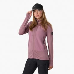 Bluza polarowa Wędrówki damska Swedemount Trondheim Wind Mid Layer Full Zip. Fioletowe bluzy damskie SWEDEMOUNT, bez wzorów, z polaru, sportowe, bez ramiączek, bez kaptura. Za 249.99 zł.