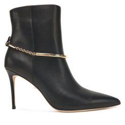 Botki Marciano Guess. Czarne botki damskie Marciano Guess, z aplikacjami, bez obcasa, na szpilce, bez zapięcia. Za 1,319.00 zł.