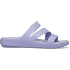 Klapki Dla Dorosłych Crocs Getaway Strappy Sandal. Zielone klapki męskie Crocs, bez wzorów, z materiału, bez zapięcia. Za 159.99 zł.