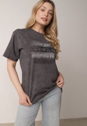 Ciemnoszary T-shirt z Bawełny o Kroju Oversize z Napisem Orinvyra. Szare t-shirty damskie Born2be, m, bez wzorów, z bawełny, biznesowe, bez kołnierzyka, bez ramiączek. Za 59.99 zł.