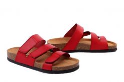 DR. BRINKMANN 700508-04 rot, klapki damskie. Czerwone klapki damskie Dr. Brinkmann, na lato, bez wzorów, ze skóry, bez obcasa, bez zapięcia. Za 264.90 zł.