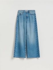 Jeansy wide leg z okuciami - niebieski. Niebieskie jeansy damskie Reserved, bez wzorów, z bawełny. Za 179.99 zł.