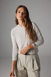 BLUZKA LOTOS PIASKOWY MELANŻ XS - Flawless. Bluzki damskie Flawless, uniwersalny, bez wzorów, z dzianiny, klasyczne, bez kołnierzyka, bez ramiączek. Za 267.00 zł.