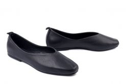 ARTIKER RELAKS 58C2612 czarny, baleriny damskie. Czarne balerinki damskie Artiker Relaks, bez wzorów, ze skóry, bez obcasa, na obcasie, bez zapięcia. Za 234.90 zł.