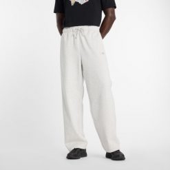 Spodnie męskie New Balance MP53504AHH – szare. Szare spodnie sportowe męskie New Balance, m, bez wzorów, z bawełny. Za 389.99 zł.