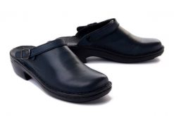 JOSEF SEIBEL 95920 23 540 Betsy abisso, klapki damskie. Niebieskie klapki damskie Josef Seibel, bez wzorów, ze skóry, bez obcasa, bez zapięcia. Za 329.90 zł.