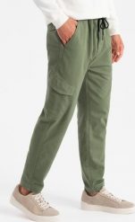 Ombre Męskie dzianinowe joggery z kieszeniami cargo oliwkowe V3 OM-PAJO-0199 XL. Zielone spodnie sportowe męskie Ombre, m, bez wzorów, z dzianiny. Za 239.99 zł.