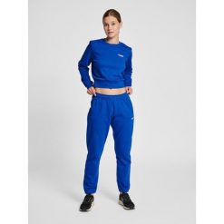 Damska krótka bluza Hummel LGC Shai. Niebieskie bluzy damskie Hummel, na jesień, xs, bez wzorów, z bawełny, klasyczne, bez ramiączek, bez kaptura. Za 212.40 zł.