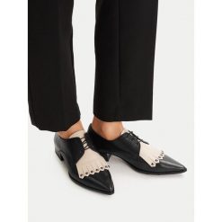 Półbuty Hispanitas. Czarne półbuty damskie Hispanitas, bez wzorów, bez obcasa, na obcasie, bez zapięcia. Za 368.99 zł.