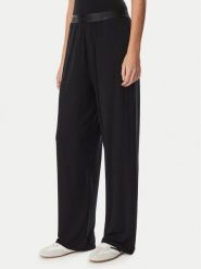 Guess Spodnie dresowe O6BB06 K5060 Czarny Regular Fit. Czarne spodnie dresowe damskie Guess, z aplikacjami, z dresówki. Za 234.99 zł.