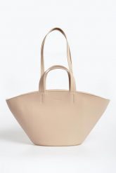 Torebka shopper PATRIZIA PEPE. Shopperki damskie Patrizia Pepe, bez wzorów, bez dodatków. W wyprzedaży za 1,271.66 zł.