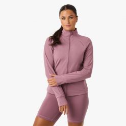 Kurtka treningowa trening damska Swedemount Move Full Zip Jacket szybkoschnąca. Fioletowe kurtki sportowe damskie SWEDEMOUNT, bez wzorów, bez ramiączek, bez kaptura, do biegania. Za 147.00 zł.