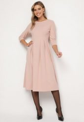 Różowa Rozkloszowana Sukienka Ozdobiona Przeszyciami Reamira. Czerwone sukienki damskie Born2be, na co dzień, s, bez wzorów, eleganckie, bez kołnierzyka, bez ramiączek, midi, rozkloszowane. Za 84.99 zł.