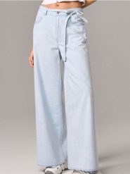 Jeansy wide leg high waist z paskiem - niebieski. Niebieskie jeansy damskie Sinsay, bez wzorów, z jeansu, boho, z podwyższonym stanem. Za 79.99 zł.