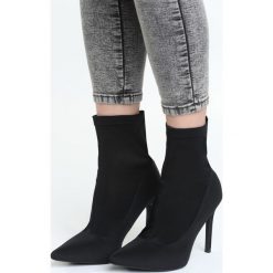 Czarne Botki Really Sensual. Czarne botki damskie Born2be, bez wzorów, z satyny, ze szpiczastym noskiem, bez obcasa, na obcasie, bez zapięcia. Za 99.99 zł.