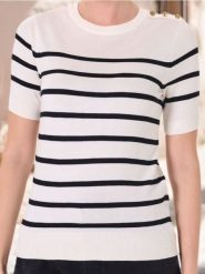 Sweter z krótkim rękawem - wielobarwny. Swetry nierozpinane damskie Sinsay, l, bez wzorów, bez kołnierzyka, bez ramiączek. W wyprzedaży za 22.99 zł.
