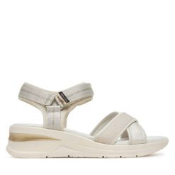Sandały Tamaris. Białe sandały damskie Tamaris, bez wzorów, bez obcasa, na koturnie, bez zapięcia. Za 189.99 zł.