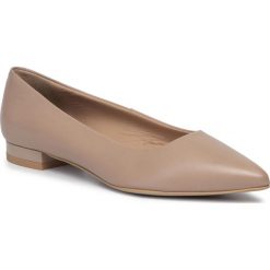 Baleriny GINO ROSSI - DAI836-ADORA Beige. Brązowe balerinki damskie Gino Rossi, bez wzorów, ze skóry, bez obcasa, bez zapięcia. Za 299.99 zł.