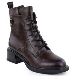 Skórzane botki damskie workery brązowe Filippo DBT7369. Brązowe botki damskie Filippo, bez wzorów, ze skóry, bez obcasa, bez zapięcia. Za 329.99 zł.